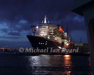QM2 three quarter Port Bow view